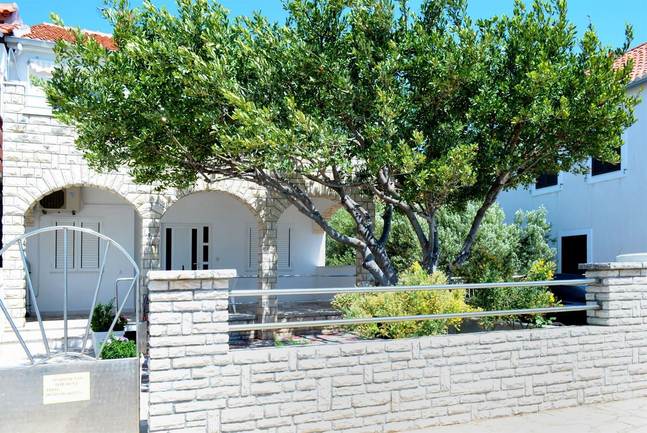 Apartment Danijela Primosten Ngoại thất bức ảnh